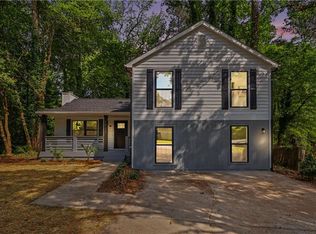 1027 Mainstreet Lake Dr, Stone Mountain, GA 30088