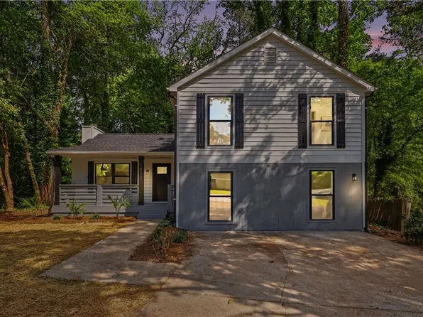 1027 Mainstreet Lake Dr, Stone Mountain, GA 30088