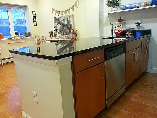 4th image of 525 Vanderbilt Ave APT 2A