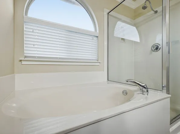 8634 Tioga Pass, Helotes, TX 78023