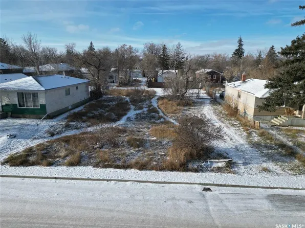 820 Robinson STREET, Regina, SK S4T 2M3