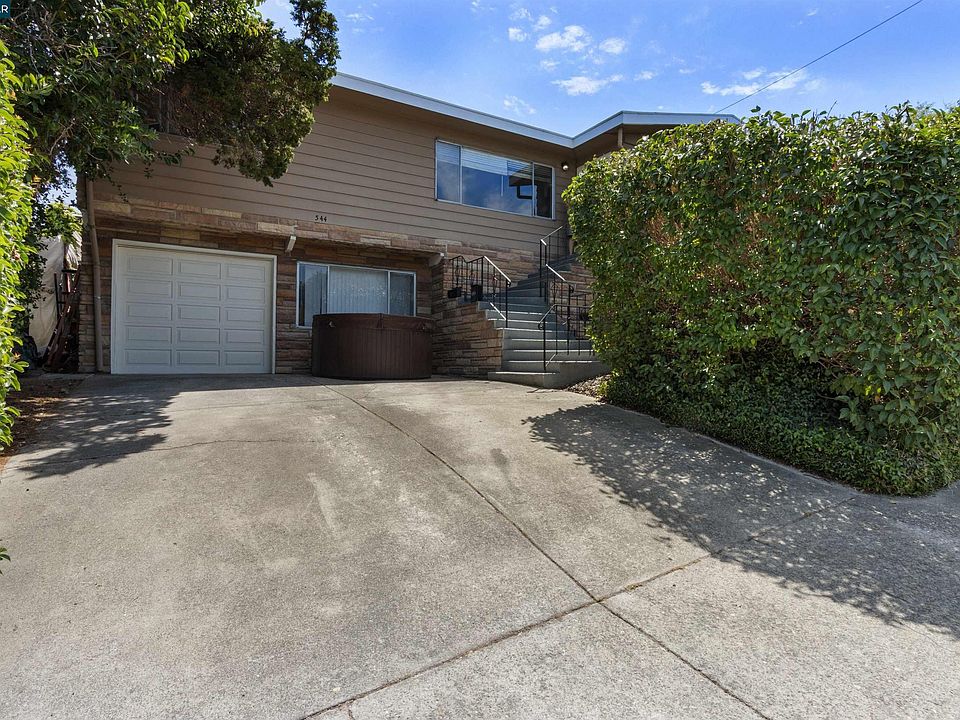 1st image of 544 N Camino Alto