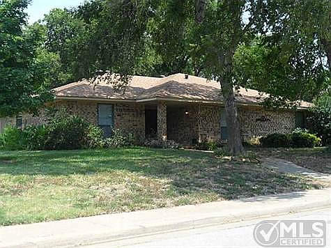 1st image of 919 Venice Cir