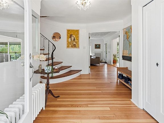 5th image of 2410 Carpenter Rd