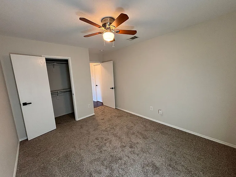 2748 Wakecrest Dr — Photo 15