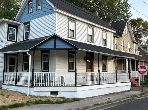 28 E 3rd St, Moorestown, NJ 08057