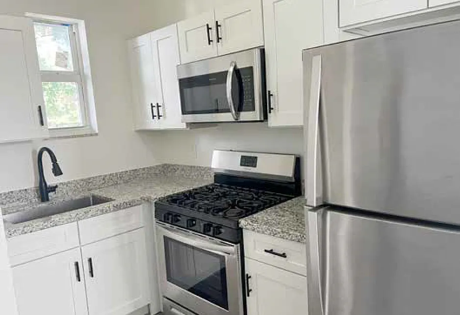 1 bed, 500 sqft, $1,750 — Photo 3