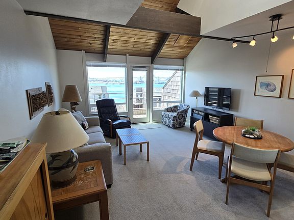 3rd image of 1000 SE Bay Blvd #445
