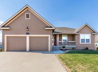 4412 SW Georgetown Cir, Lees Summit, MO 64082