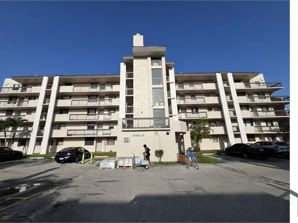 8881A Fontainebleau Blvd APT 501, Miami, FL 33172