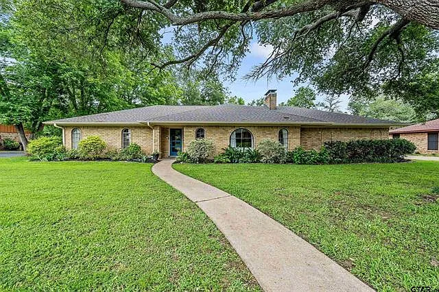 1109 Brookhollow Dr