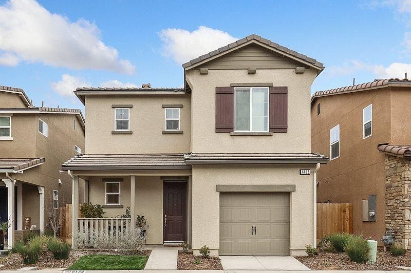 2nd image of 6132 E Bishop Ln