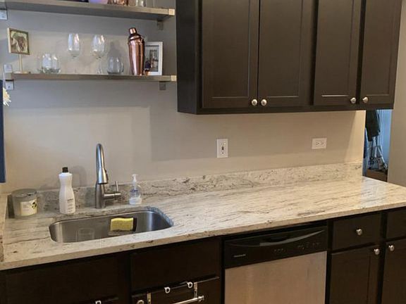 4th image of 1150 W Barry Ave #2