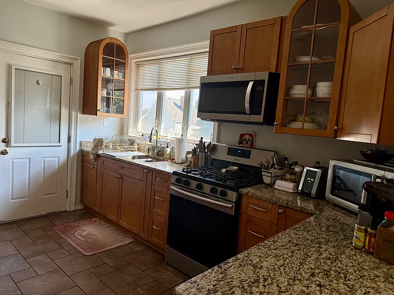 338 Beech St #2 — Photo 5