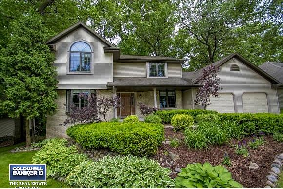 2451 Shady Oak