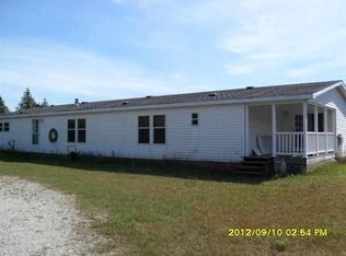 3319 N Gulliver Lake Rd, Gulliver, MI 49840