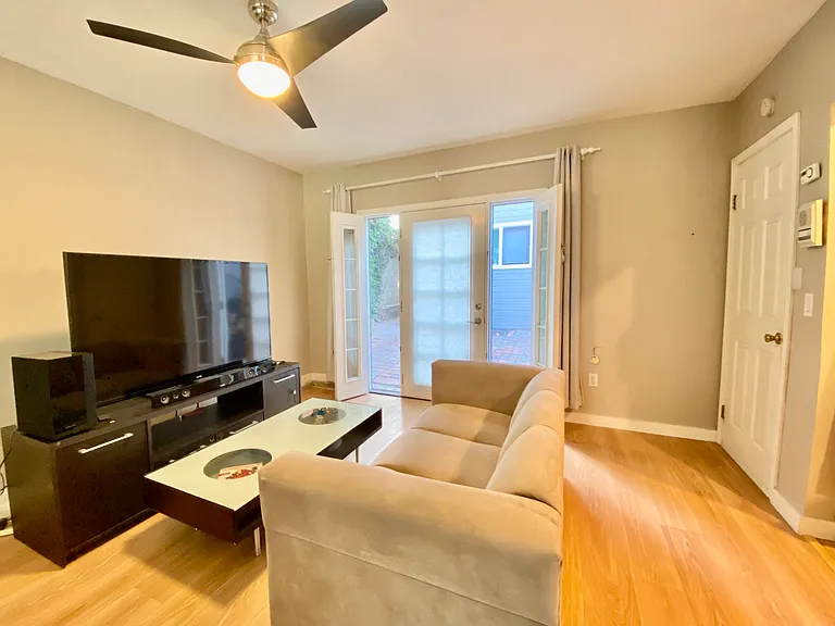 777 Stephens Ave #C — Photo 3