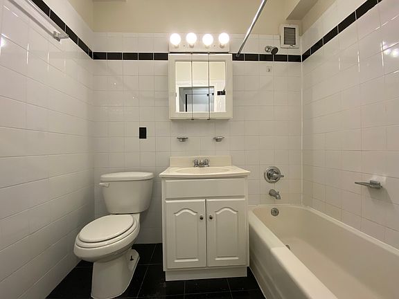 5th image of 160 E 88th St APT 8K