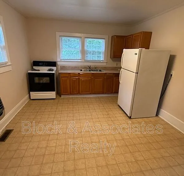 2040 Carl Dr — Photo 3