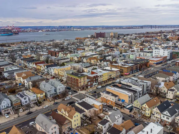 378 Avenue C image 22 of 22