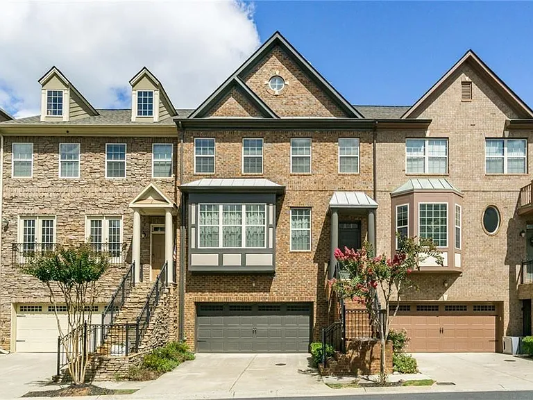 9034 Woodland Trl — Photo 1
