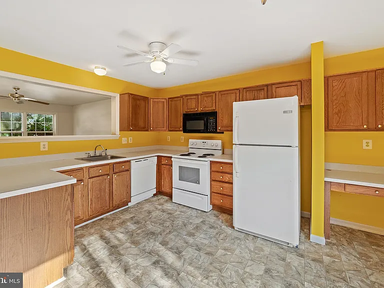 570 Highland Towne Ln — Photo 24
