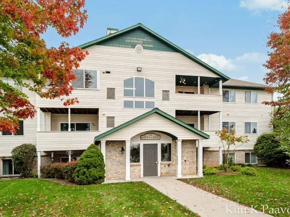6577 Clover Ct SE, Caledonia, MI 49316