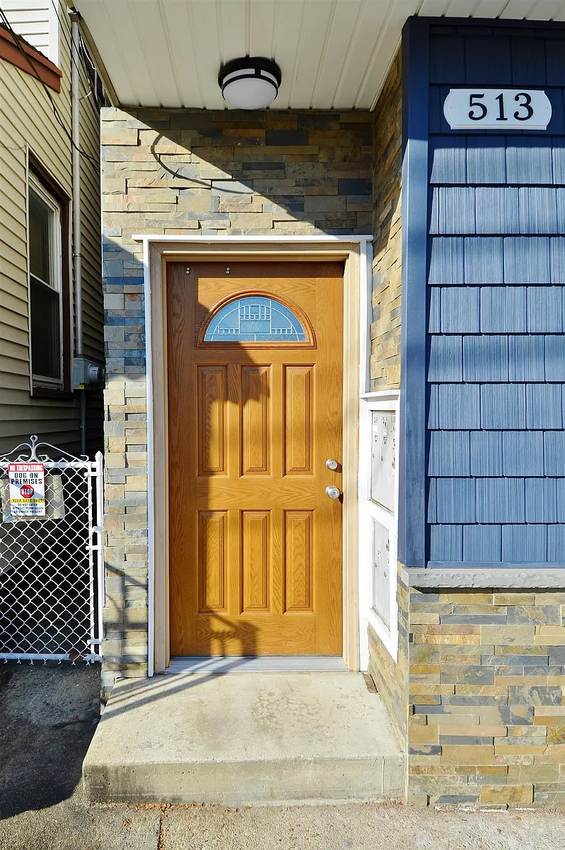 Building Photo - 513 Avenue A #1