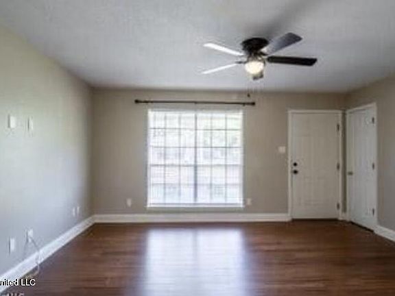 5th image of 311 Sheppard Dr