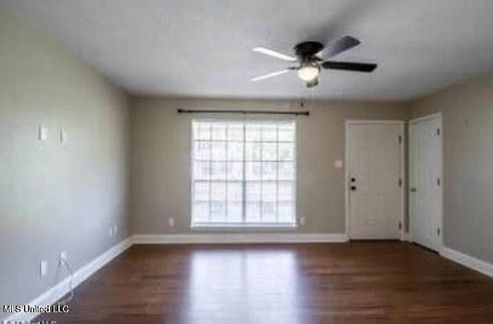 311 Sheppard Dr — Photo 5
