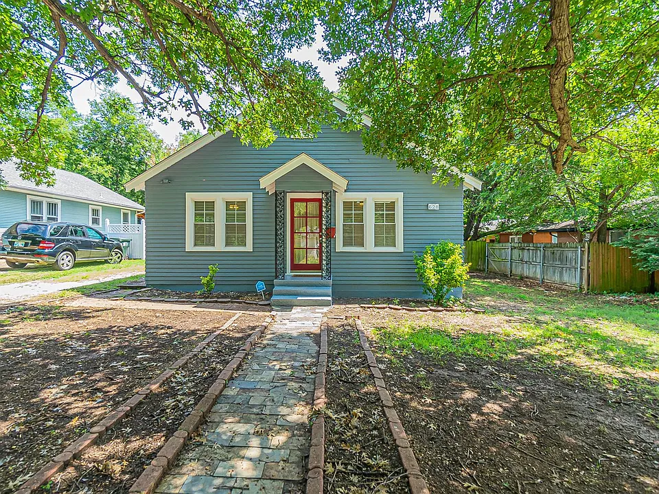 628 W Comanche St