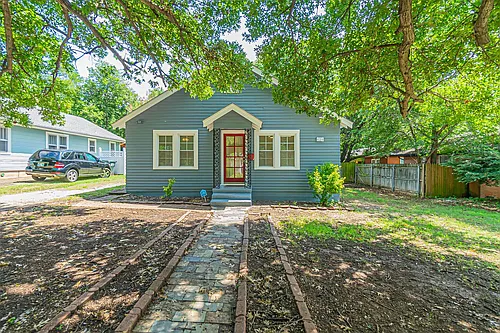 628 W Comanche St Photo 1