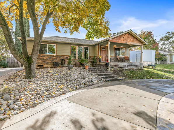 1528 Terrace Dr, Medford, OR 97504