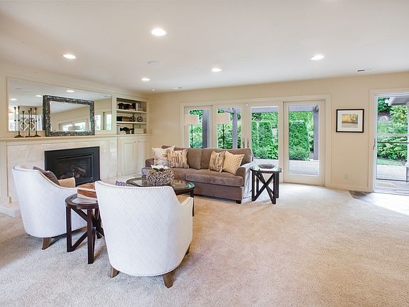 2nd image of 936 W Lake Sammamish Pkwy NE