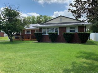 800 Boso Ave, Ravenswood, WV 26164