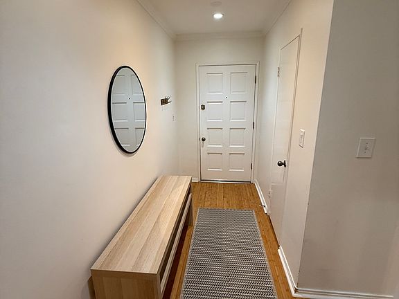 4th image of 530 S Barrington Ave APT 108