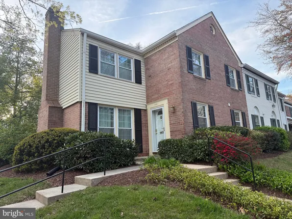 800 Azalea Dr #16, Rockville, MD 20850