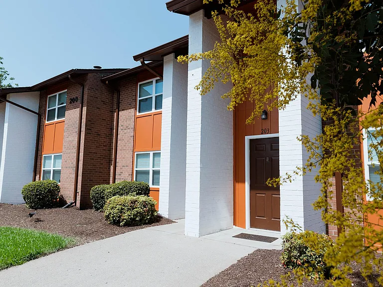 Hillhurst Apartments — Photo 35