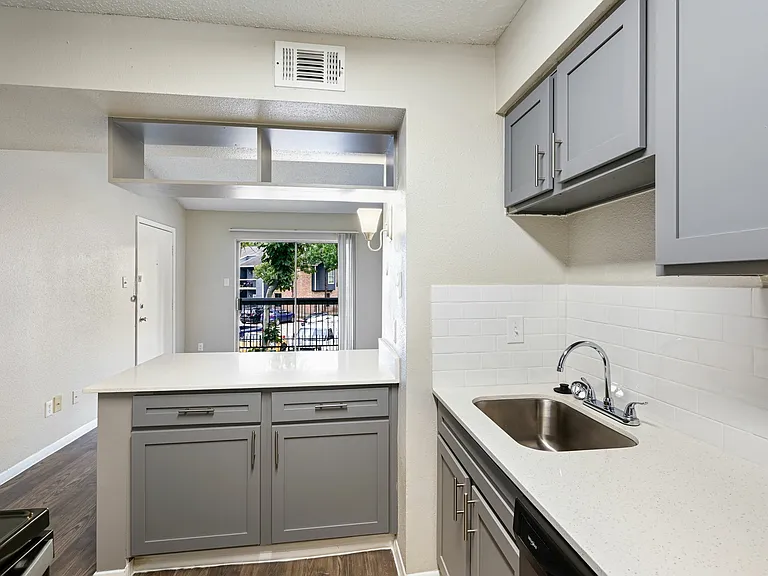 Bridges of Cypress Creek Apartment Homes — Photo 10