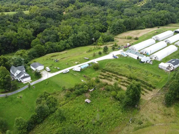 39276 State Highway 107, Chambersburg, IL 62323