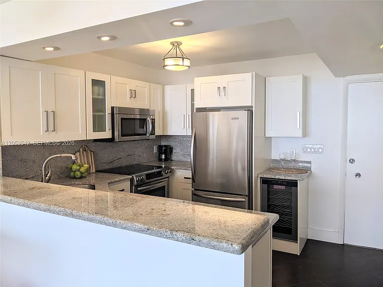 5 Island Ave #8K — Photo 9