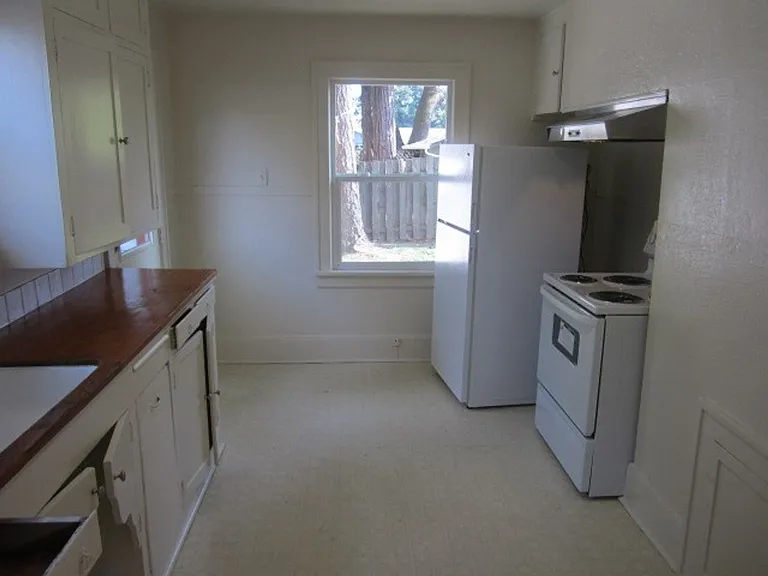 4630 SW 185th Ave — Photo 2