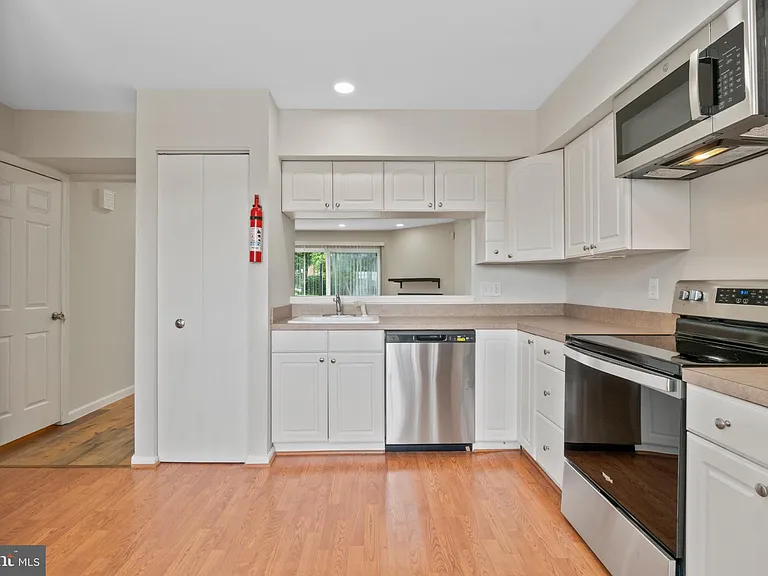 1004 Dartmouth Glen Way — Photo 8