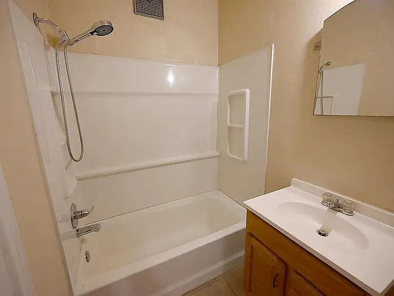 125 S Redwood Dr — Photo 7