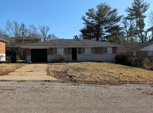 8786 Darnell Pl, Saint Louis, MO 63136