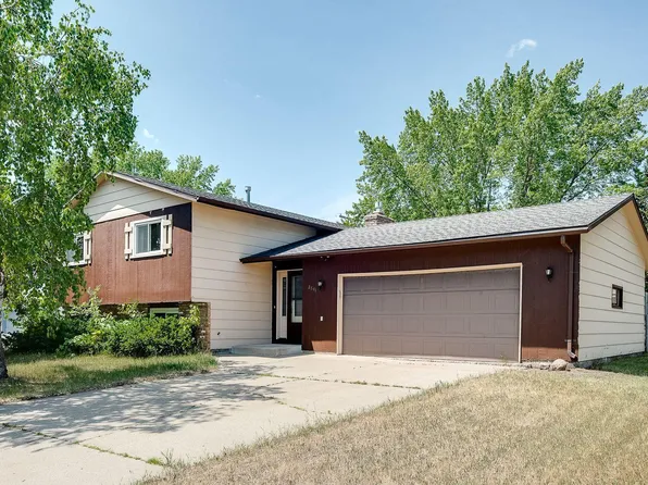 2641 Yellowstone Blvd, Anoka, MN 55303