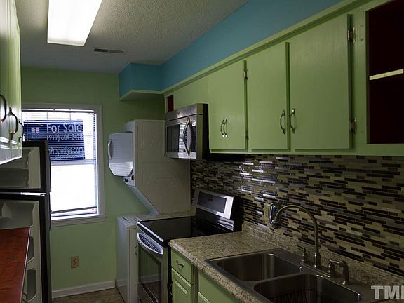 4th image of 132 Kingsbury Dr #132