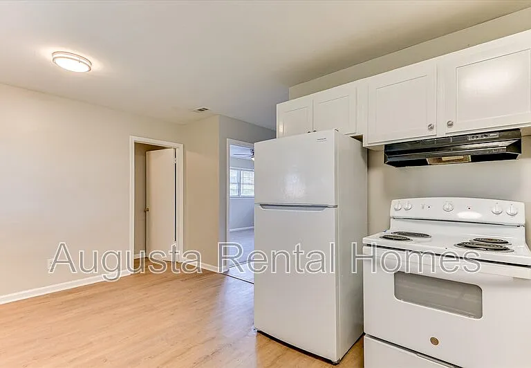 329 E View Dr — Photo 13