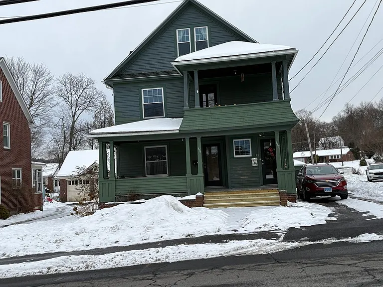 415 Litchfield St — Photo 5