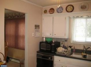 85 Van Sant Dr, Hamilton, NJ 08690